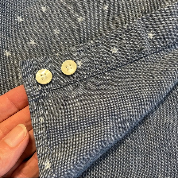 Men’s Chambray Star Print Shirt – Short Sleeve Button-Up by Treats – Size Med - Picture 8 of 11